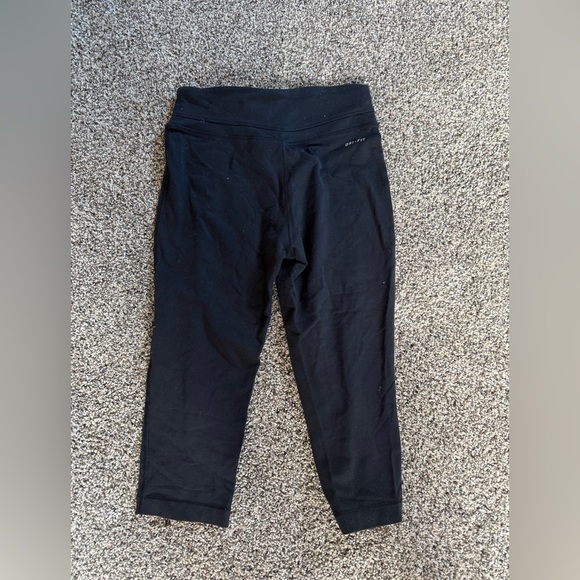 Nike Dri-FIT Women’s Black Capris Leggings Size Small - Picture 4 of 4